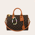 BOLSO LOUIS VUITTON BANDOULIÈRE MONOGRAM – COGNAC